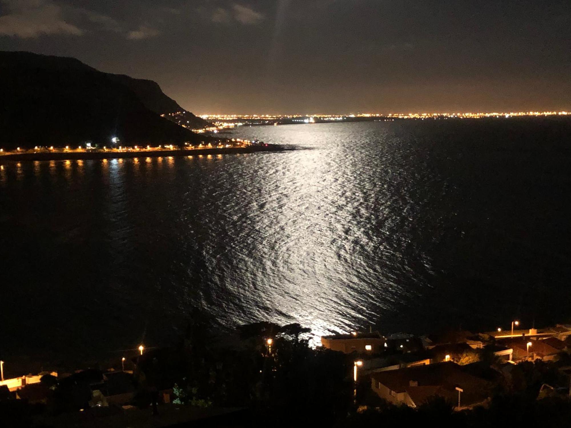 1 Mountain Rd Boutique B & B Fish Hoek Esterno foto