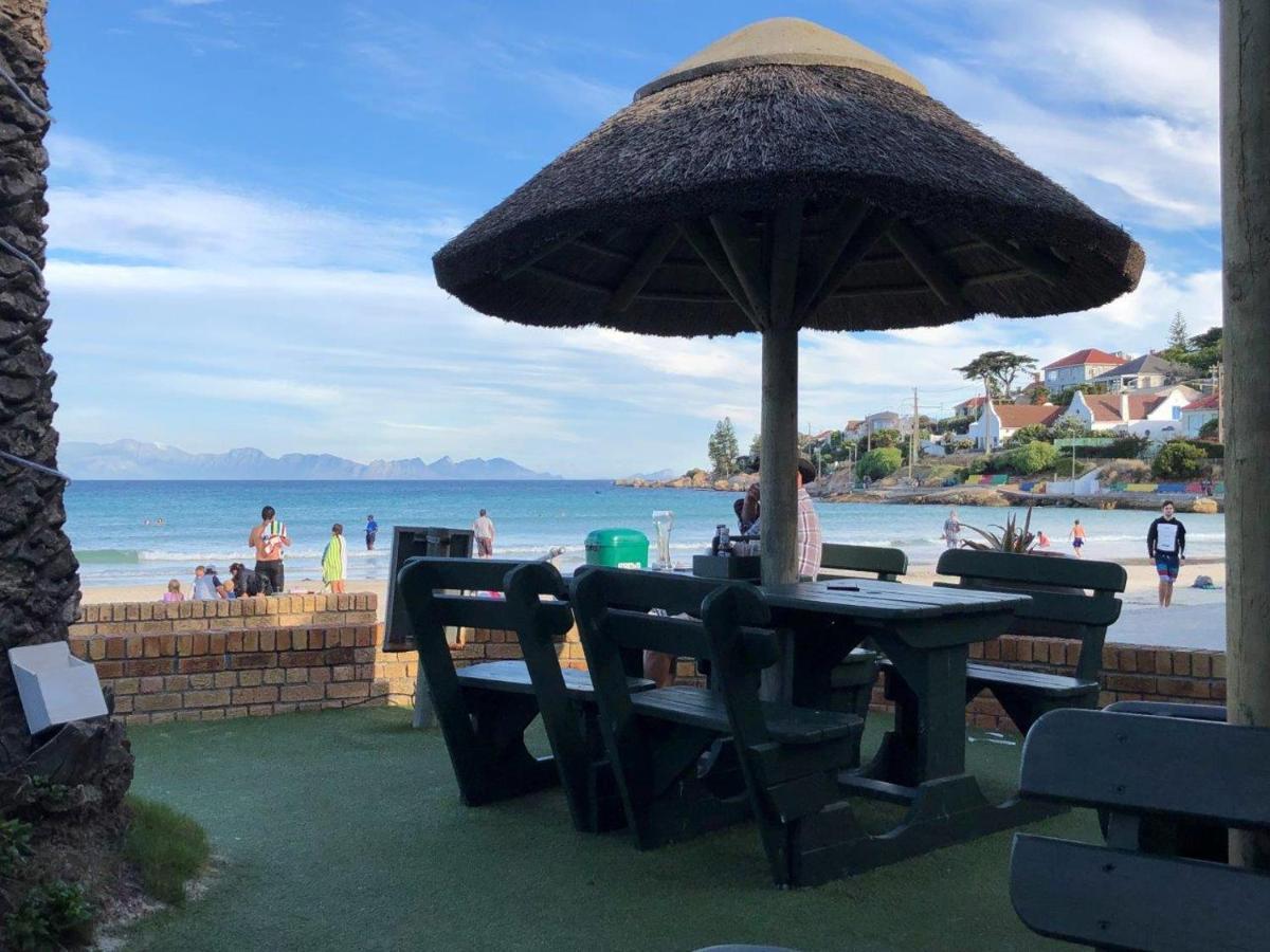 1 Mountain Rd Boutique B & B Fish Hoek Esterno foto