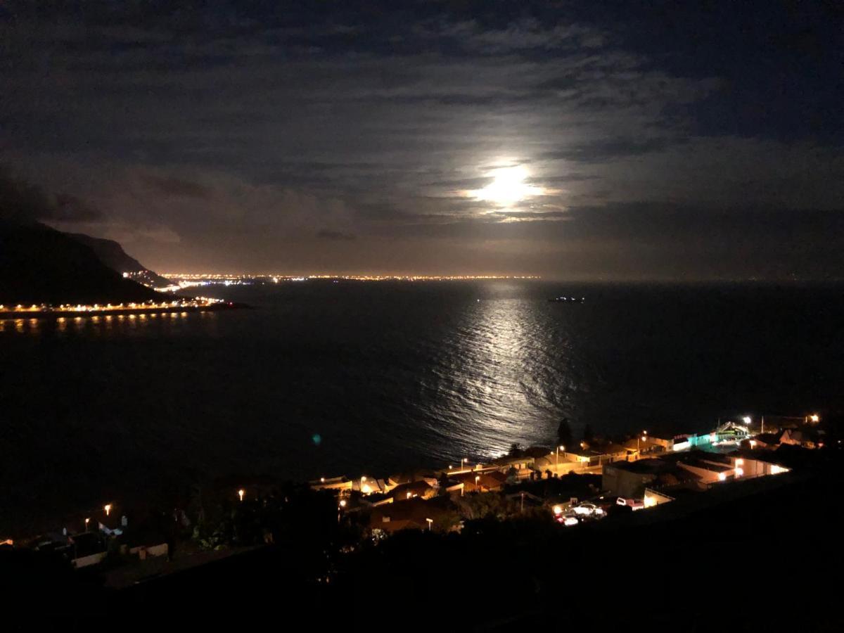 1 Mountain Rd Boutique B & B Fish Hoek Esterno foto
